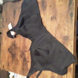 NWT 50D Telimussto Black Unpadded Lined Wirefree beautiful Bra